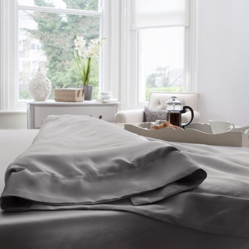 Vaikun Silk Duvet Cover – Smooth & Elegant Bedding - Image 4